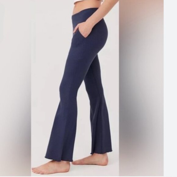 NWT Outdoor Voices Kick Flare ribbed leggings Dark Sky - Picture 1 of 10